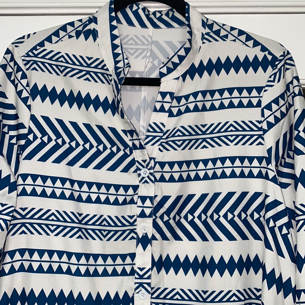 Shein Plus Geo Print Notched Neckline Gorgeous Dress 1X. See images. Must bundle - Picture 2 of 5